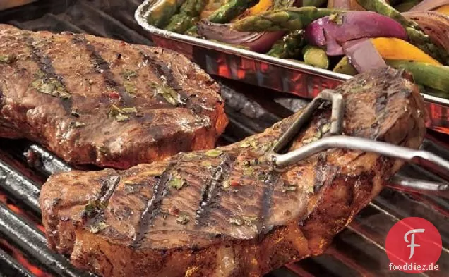 Gegrilltes italienisches Steak und Gemüse
