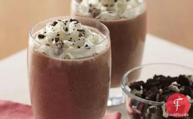 Schokoladen-Bananen-Kekse und Sahne-Smoothies