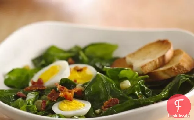 Spinat-Speck-Salat mit hart gekochten Eiern