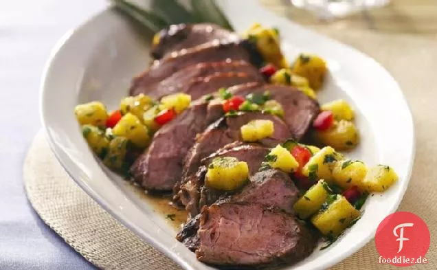 Gegrilltes karibisches Schweinefleisch mit Ananas-Salsa