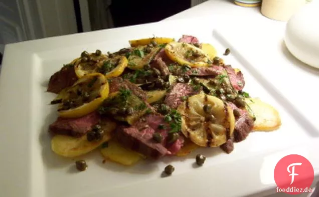 Gegrilltes Lamm mit Zucchini, Kartoffeln & Kapern