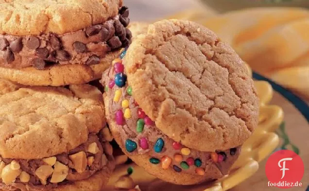 Erdnussbutter-Eis-Sandwiches