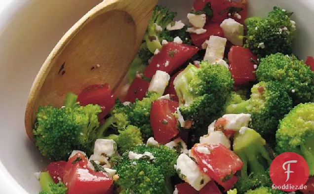 Brokkoli, Feta und Tomatensalat