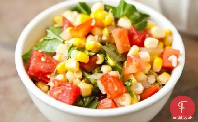 Basilikum-Mais-Salat