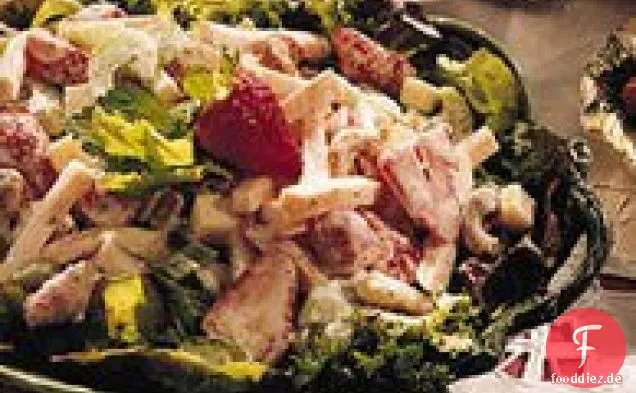 Geräucherter Truthahnsalat mit Erdbeeren