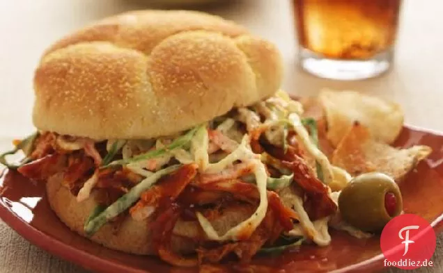 Pulled Chicken Sandwiches mit Root Beer Barbecue Sauce