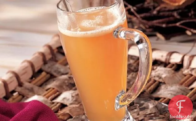 Gebutterter Rum-gewürzter Apfelwein