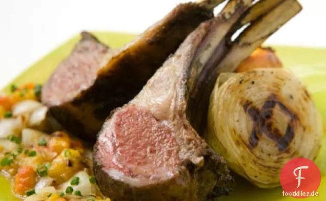 Gegrillte Lammsteaks mit geschmortem Gemüse Rezept