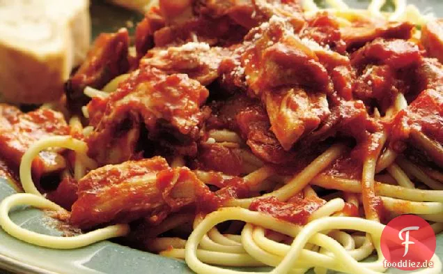 Slow-Cooker Chunky Schweinefleisch und Pilz-Spaghetti-Sauce