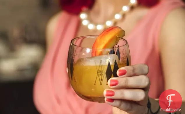 Moderner altmodischer Cocktail