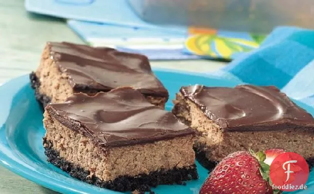 Fudge-glasierte Schokoladen-Käsekuchen-Riegel