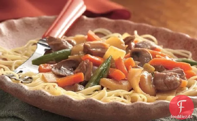 Slow-Cooker Schweinefleisch Lo Mein