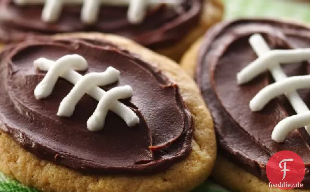 Bereifte Erdnussbutter-Fußball-Cookies