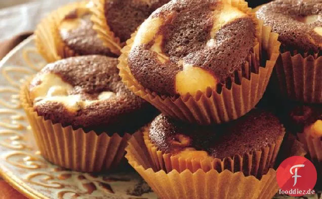 Chocolate Chip Cheesecake Swirl Cupcakes
