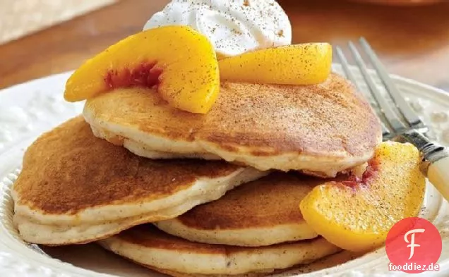 Pfirsich-Buttermilch-Pfannkuchen