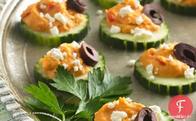 Gurken-Hummus-Stapel