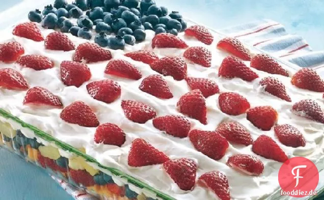 Geschichteter Fruchtsalat