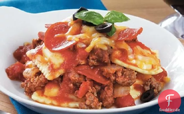 Slow-Cooker Pizza Ravioli mischen