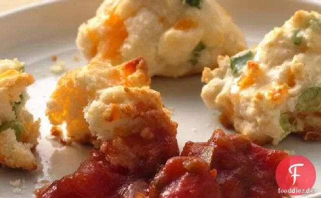 Cheddar und grüne Zwiebel Keks Poppers