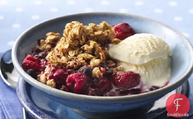 Triple-Berry Granola Knusprig