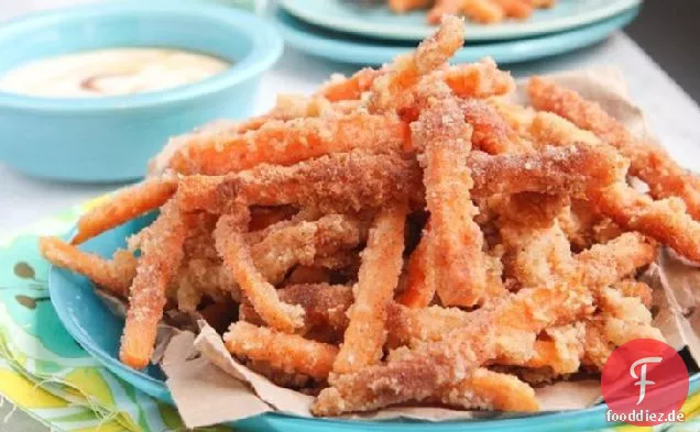Sassy Sugar Cinnamon Sweet Potato Pommes mit cremiger Kokos-Ahorn-Dip-Sauce