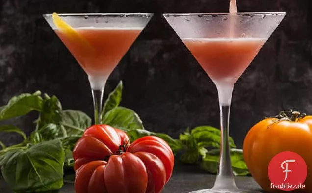 Frische Tomaten-Basilikum-Martini