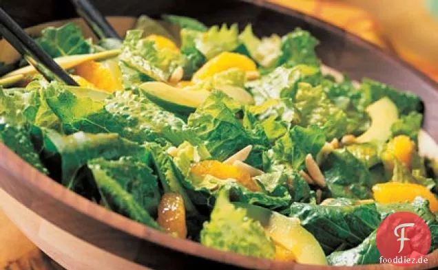 Romaine-Salat mit Mandarinen und asiatischen Dressing