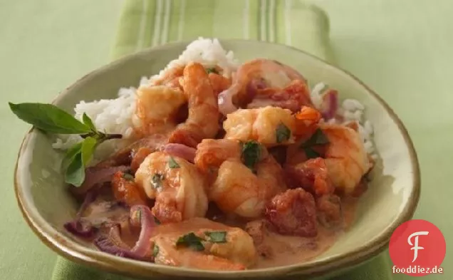 Thai-Gebratene Garnelen mit Tomaten, basilikum und Kokos
