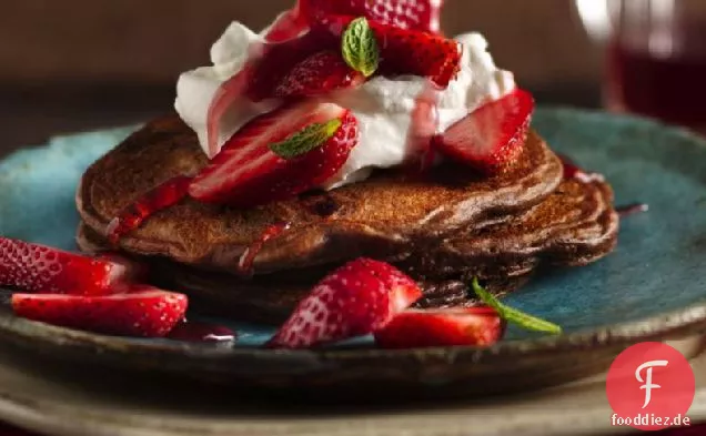 Erdbeerpfannkuchen mit doppelter Schokolade