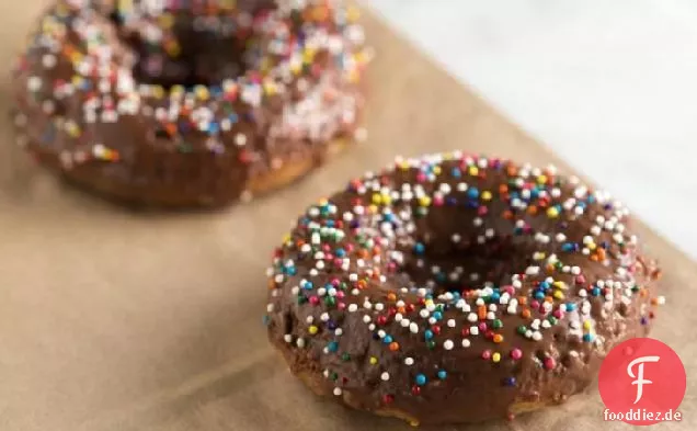Gebackene Bourbon Schokolade glasierte Donuts