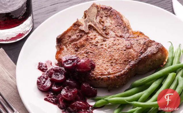 Schweinekoteletts mit Kirschsauce