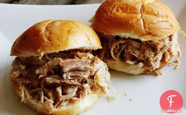 Slow-Cooker Kalua Schweinefleisch Sandwiches