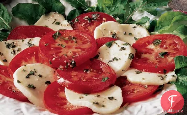 Frischer Mozzarella-und Tomatensalat