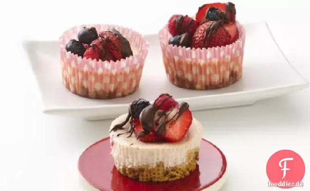 Glutenfreie Triple Berry Mini Käsekuchen