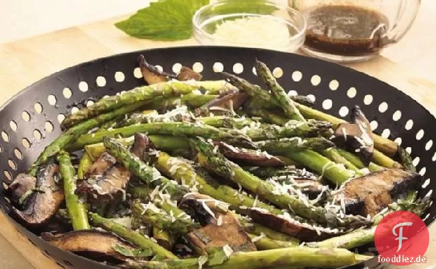Gegrillter Parmesan Spargel und Pilze