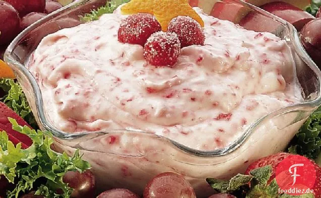 Cranberry Fluff Fruit Dip mit Frucht-Kranz