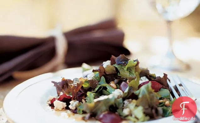 Eichenblattsalat Salat mit Cabrales und roten Trauben