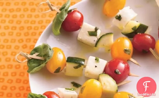 Frische Tomaten-Basilikum-Caprese Kabobs