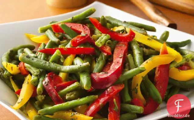 Grüne Bohnen mit farbigen Paprika (Crowd Größe)