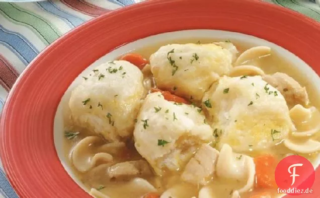 Hühnersuppe und leichte Knödel