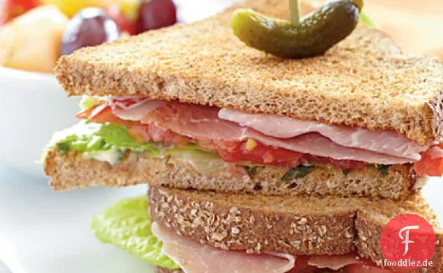 Schinken-, Salat- und Tomatensandwiches