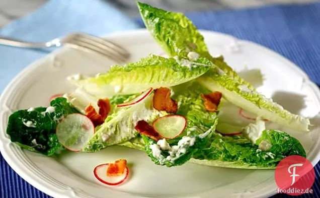 Romaine Salat Mit Blauschimmelkäse, Speck Und Radieschen