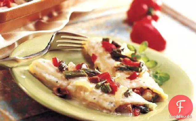 Gebratenes Gemüse und Huhn Manicotti