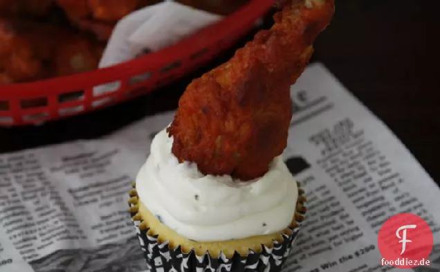 Herzhafte Buffalo Chicken und Cornbread Cupcakes