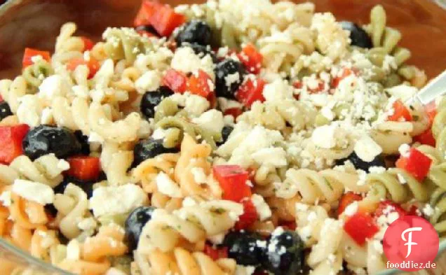 Roter, Weißer und Heidelbeer-Pasta-Salat