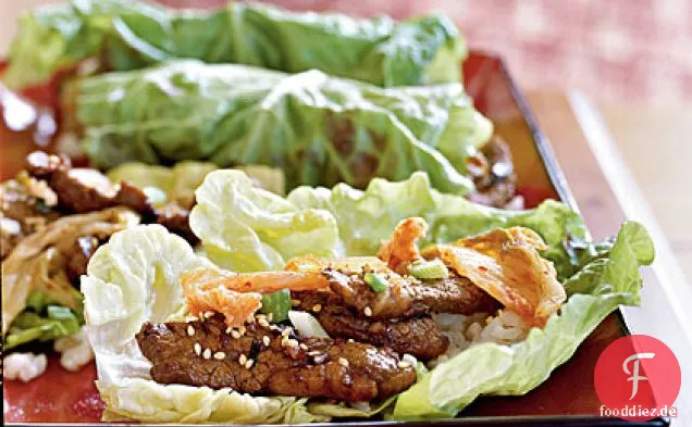 Koreanisches Sesam-Rindfleisch mit Salat-Wraps