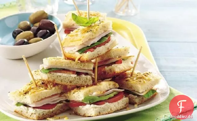 Basilikum-Türkei-Mini-Focaccia Sandwiches
