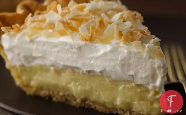 Triple-Threat-Kokos-Sahne-Torte
