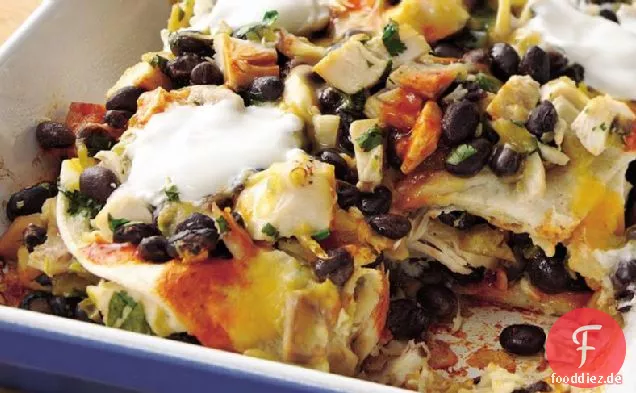 Layered Huhn-Schwarze Bohnen Enchiladas