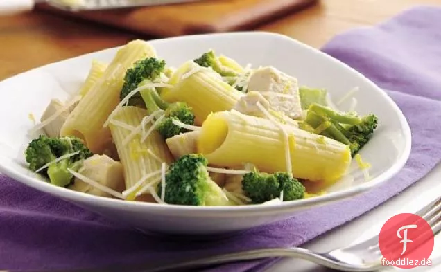 Zitronen-Huhn Rigatoni mit Brokkoli